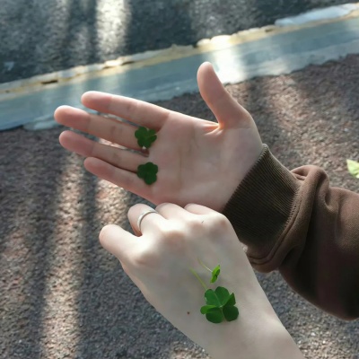 用抽象意象砸穿情绪的暴击式文案 刀刀见血攻击力拉满