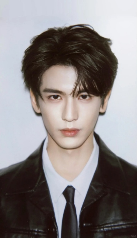 张凌赫绝美神颜手机壁纸 帅到让你天天想换屏保