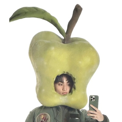 2025白底抽象暴走头像 艺术与沙雕的完美碰撞