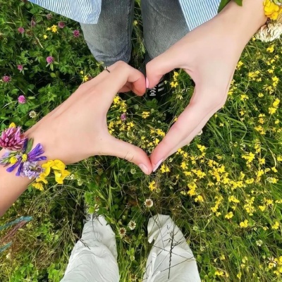 姐妹聚会嗨翻天 嘻嘻哈哈的快乐文案来啦