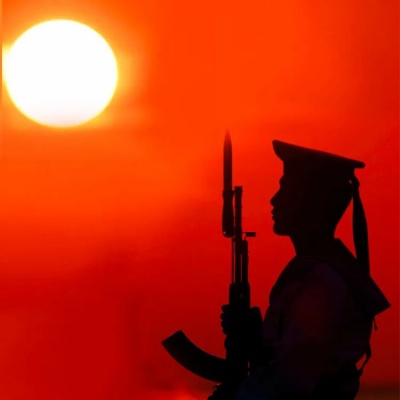 敬礼不如记住 2025八一建军节走心签名短句来了