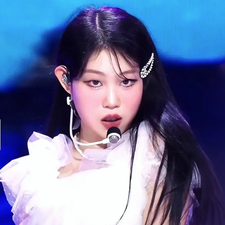 NINA沈佳润舞台首秀图片 星二代光芒藏不住了