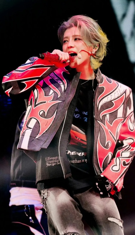 2025鹿晗演唱会神图来了 壁纸级舞台暴击