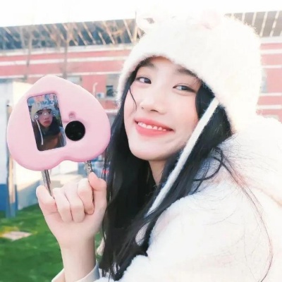 2025卢昱晓神仙头像合集 每一张都美到窒息