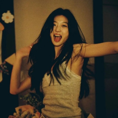 孙千同款松弛感文案 把签名栏变成生活美术馆