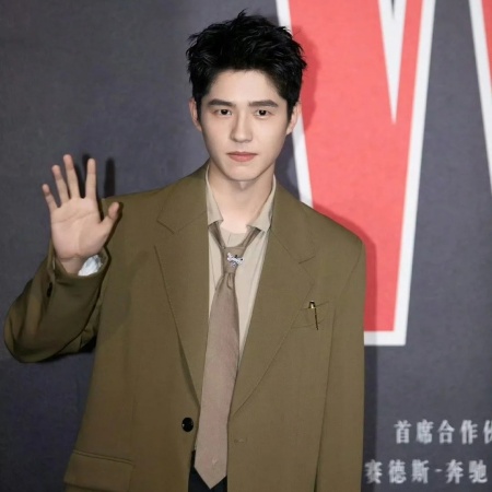 2025W盛典男星造型曝光 谁的图能让你疯狂心动