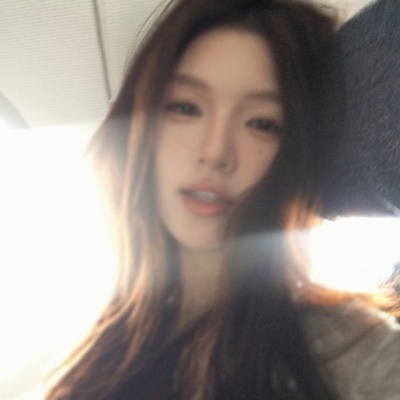 朦胧感女生头像大赏 氛围感直接拉满